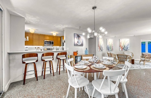 Ringling Estates House | Luxe Oasis | Private Pool, In St Armands Circle, Near Lido Key Beach