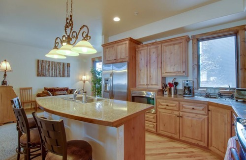 Bear Crossing House | Luxurious Town home with mountain views, private decks and spacious floor plan