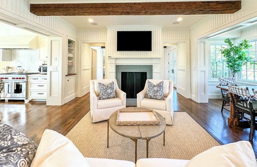 Katama House | Luxury 3 Field Club Compound with Pool and Barn