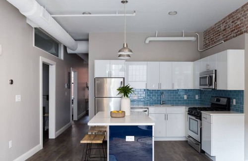 Beacon Hill Apartment | Luxury at a Discount | 3br/2ba | 200mbps Internet