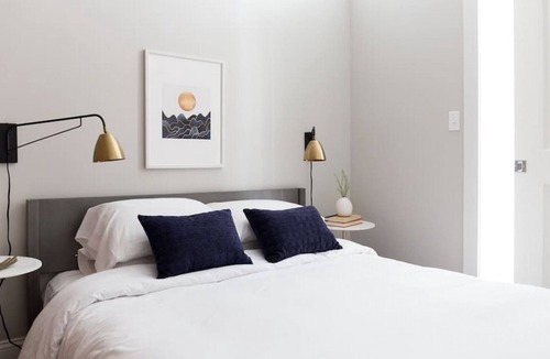 Beacon Hill Apartment | Luxury at a Discount | 3br/2ba | 200mbps Internet
