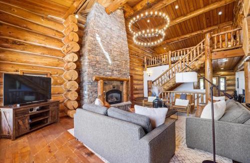 Baldy Mountain House | Luxury Breckenridge Modern Log Cabin, Mountain Views and Private Hot Tub