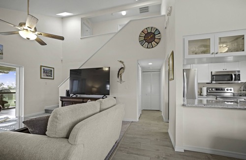 The Dunes House | Luxury Golf View Townhouse in The Dunes – Renovated Island Gem