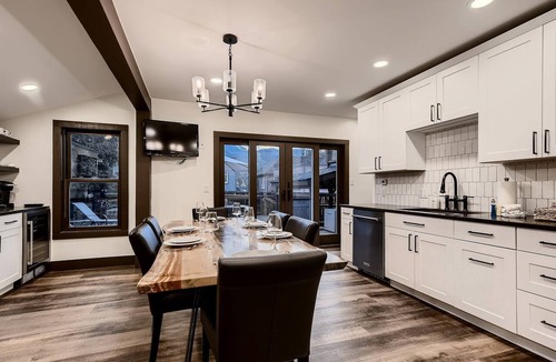 Historic District Cabin | Luxury, Historical Cabin with Hot-tub Near Snow in Carp Breckenridge, Colorado