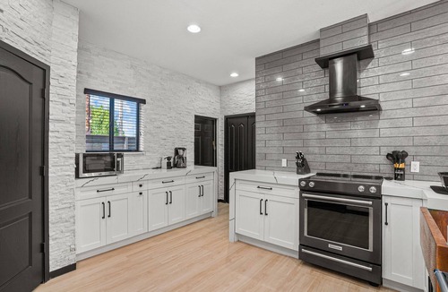 Alta Vista House | Luxury Home in Downtown Sarasota, Heated Pool, Minutes to Siesta Key & Longboat.