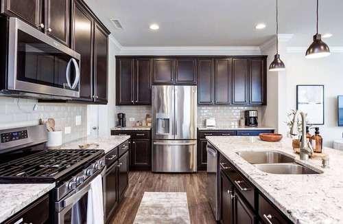 Cary Apartment | Luxury Living in Amberly Glen