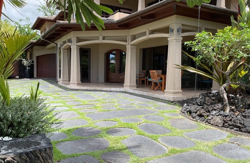 Kahaluu-Keauhou House | Luxury Oceanfront Oasis with Private Pool-Short Walk to Magic Sands Beach!