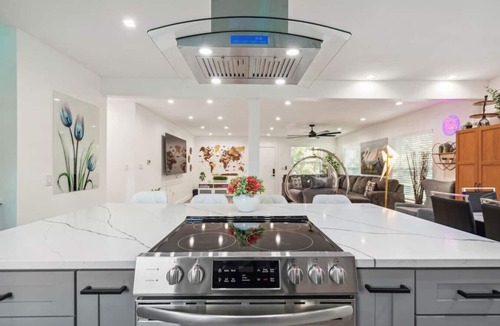Sun Bay South House | Luxury, Resort-style 4bedrooms/2.5bathrooms House! with a Large Pool.