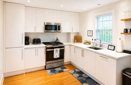 Center City House | Luxury Rittenhouse Home - Steam Shower - 3BR - 2BA