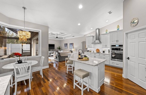 South Venice Villa | Luxury Villa-Private Heated Saltwater Pool & Spa-6 Min to Manasota Beach