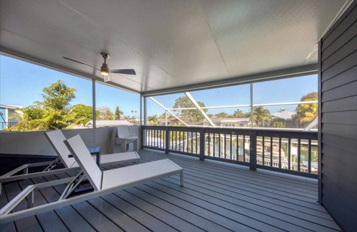 Bay Crest Park House | Luxury Waterfront Pool and Dock; Dander-Free