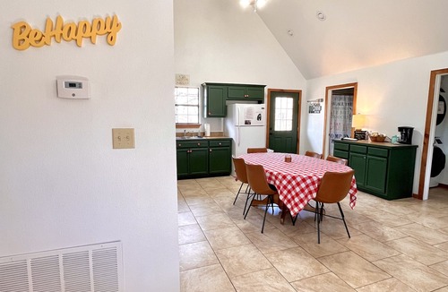 Gore Cabin | Maggie May @ Tenkiller - 2 minutes to boat ramp & state park!