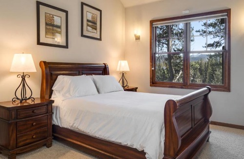 Four O'Clock House | Majestic Mountain Lodge