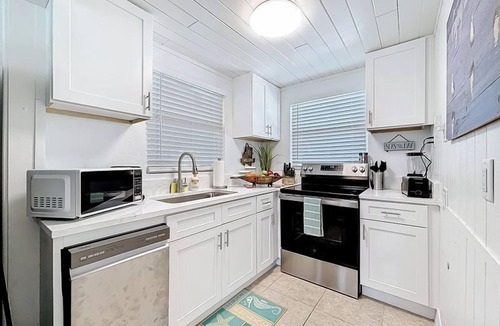 Englewood Cottage | Manasota Beachfront Cottage 2
