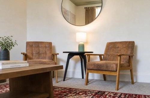 Manayunk Apartment | Manayunk Apt Driveway Parking Sleeps 6 Walkable