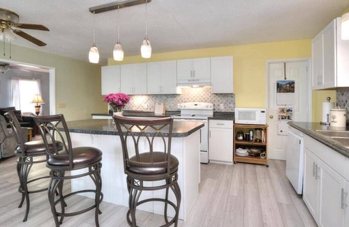 Tranquil Harbour House | Mandolin Wind your family beach getaway. 5 minute walk to the beach.