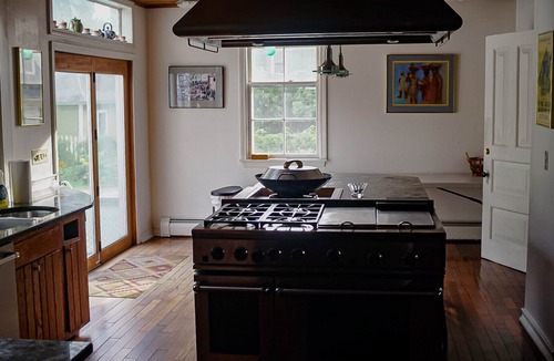 Norwich House | Mansion Near Casinos 9BR