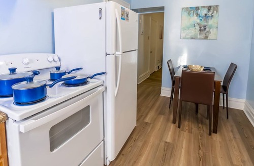 Bloomfield Apartment | Mathilda Street Trio - Stylish 2BR Apt