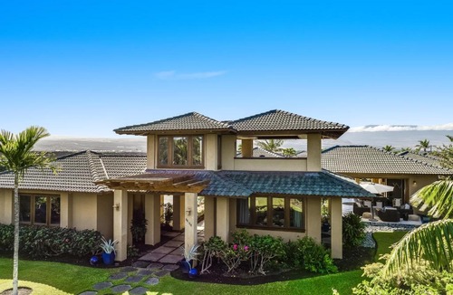Kamuela House | Mauna Lani Luxury Retreat with Private Beach Club, Heated Pool and Spa, Gazebo, Volcano Views, Golf Cart and E-Bikes for Island Adventures
