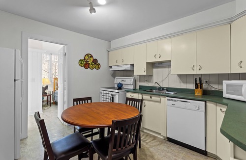 Waterford Valley Apartment | Midstream Premier 2BR Wi-Fi Parking