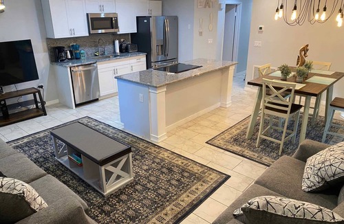 South Bradenton Condo | Min to IMG - Heated Pool - Putt Putt - Sleeps 6