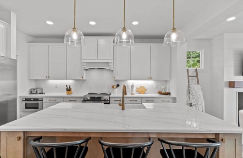 Tranquil Harbour House | Mint to Be: 4BR Luxury Retreat w/Pool & Hot Tub Near Beach