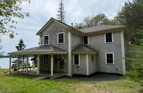 Gouldsboro Cottage | Misty Morning Cottage: Private, secluded, waterfront escape in Gouldsboro, Maine