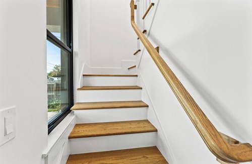 South Seminole Heights House | Modern 2-bedroom Tiny house in Tampa, close to Downtown, Stadiums, and Arena!