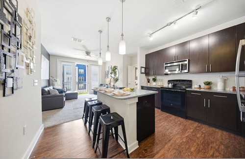 Courier City - Oscawana Apartment | Modern 2BR w/Pool + Pet-Friendly | Unit #18
