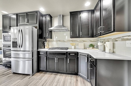 Evans House | Modern 5BR/3BA Luxury Home,Movie Nights & Comfort