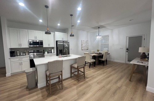 Port Charlotte House | Modern and Spacious House in Port Charlotte Ideal for Families.