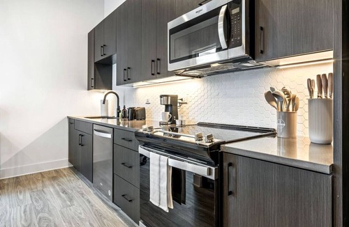 Channel District Apartment | Modern Channelside 1BD Apartment | Close to DT!
