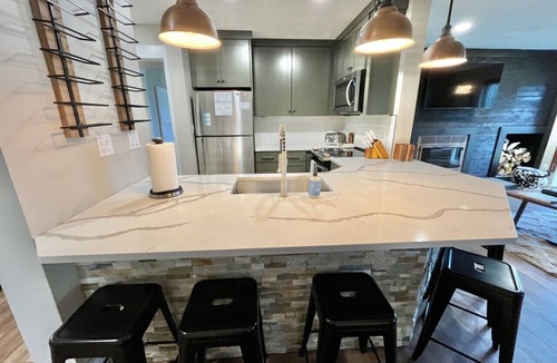 Hidden Valley Condo | Modern Condo | 2 King Beds & Pool Access