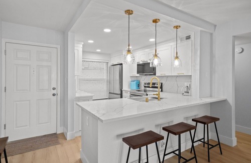 Casa del Mar Condo | Modern Condo with Private Beach Ground Floor in Isla del Sol .St Petersburg.