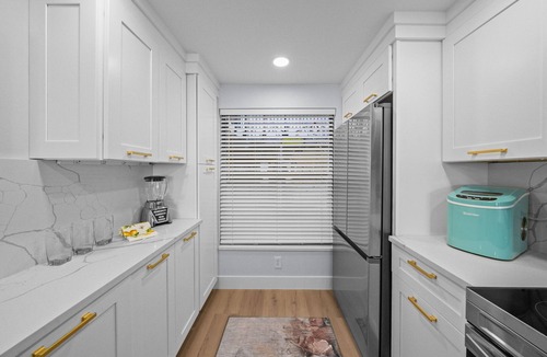Casa del Mar Condo | Modern Condo with Private Beach Ground Floor in Isla del Sol .St Petersburg.