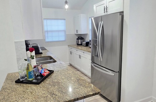 Temple Crest House | Modern Family House w/Pool & Billiards. Just 3 minutes from Busch Gardens