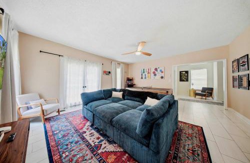 South Seminole Heights House | Modern Moroccan Villa w/Firepit, BBQ + Game Room!