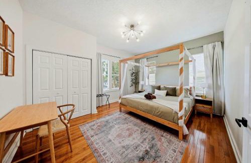 South Seminole Heights House | Modern Moroccan Villa w/Firepit, BBQ + Game Room!