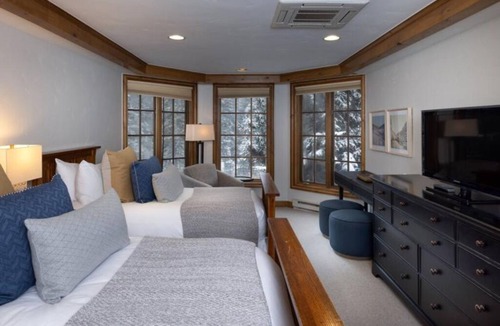 Vail Hotel | Modern Nature Retreat w/Access to Gym | 3.4 mi to Booth Falls Trailhead