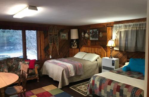 Homer House | Moose twin cabin
