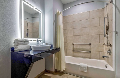 Texas City Hotel | Motel 6 Texas City, TX - I-45 South