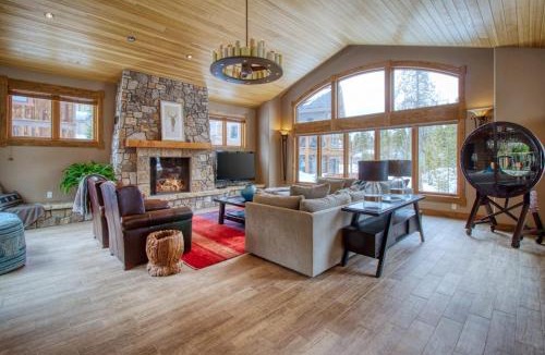 Warrior's Mark West House | Mountain Dream
