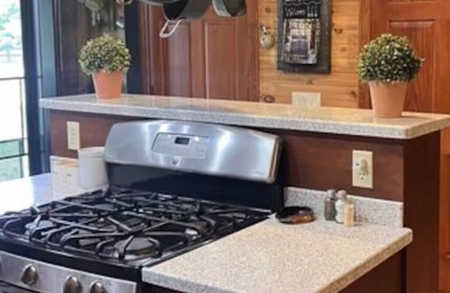 Tellico Plains Cabin | Mountain Home-Cabin