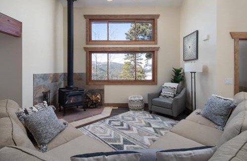 Rollinsville House | Mountain View Retreat home
