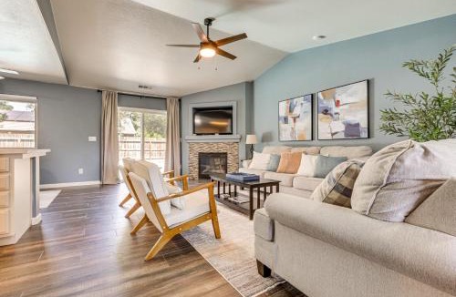 Visalia House | Mtn Retreat 3 Mi to Dtwn Visalia w/Poolside BBQ