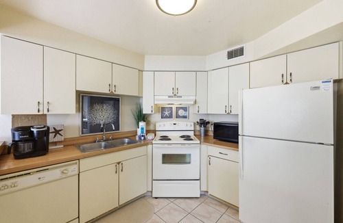 Tierra Verde Condo | Nature Lover’s Paradise: 2BR/2BA Bayfront Retreat 🌿