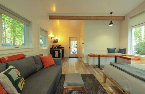 Freeport Cabin | Nature view cabin in the pines w/full bath - 05