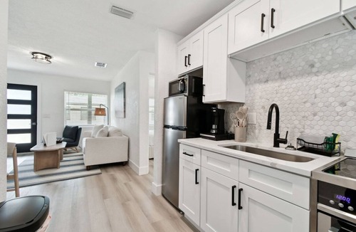 Treasure Island Apartment | Near Johns Pass 1 Block From Gulf Shores Treasure Island