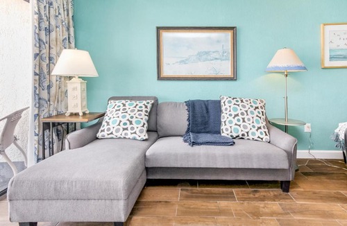 Myrtle Beach House | Neat Retreat & Monterey Bay