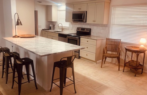 Gulf Gate Estates House | NEW Coastal comfort, 3 bedroom, minutes from beach, walk to local restaurants